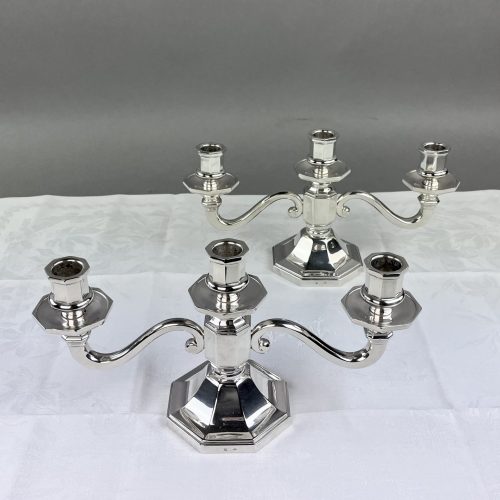 Paire de bouts de table en argent massif